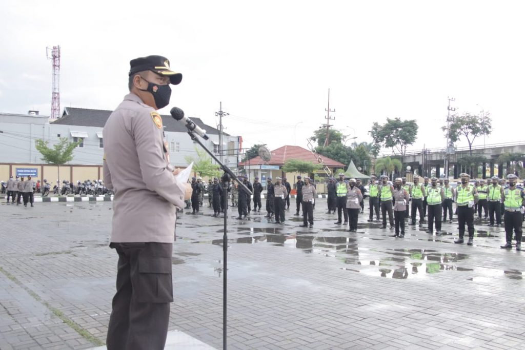 Polresta Samarinda Laksanakan Apel Gabungan Dalam Rangka Pengamanan Peringatan Hari Buruh Sedunia (Mayday) 9