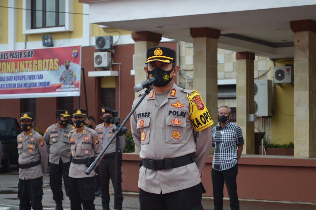 Sambut Peringatan May Day, Kapolres Paser Pimpin Apel Siaga WhatsApp Image 2021 05 01 at 11.58.26