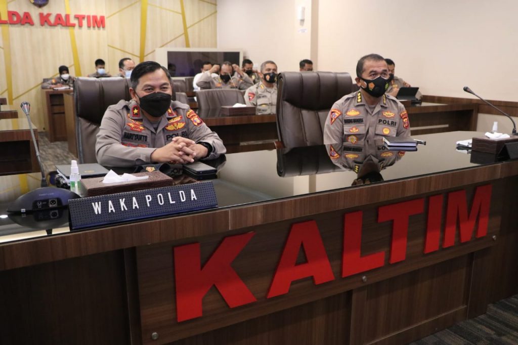 Wakapolda Kaltim Ikuti Rakor Penanganan Covid-19 Bersama Mendagri Secara Virtual WhatsApp Image 2021 05 03 at 12.24.19 PM