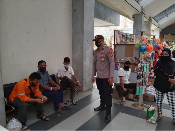 Cegah Penyebaran Virus Corona, Ini Yang Dilakukan Sat Binmas Polres PPU WhatsApp Image 2021 05 06 at 14.36.27