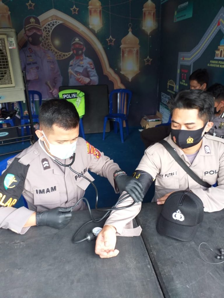 Tim Urkes Polres Kukar Cek Kesehatan Personel Operasi Ketupat Mahakam 2021 WhatsApp Image 2021 05 10 at 09.42.45
