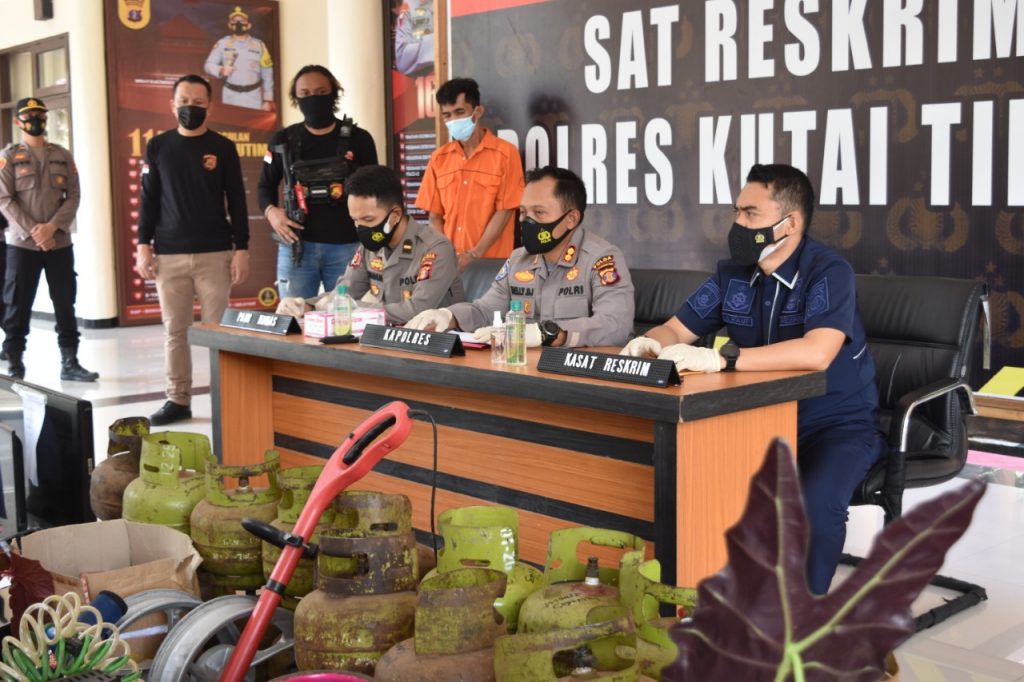 Polres Kutim Berhasil Amankan Pelaku Pencurian Yang Meresahkan Warga Kota Sangatta WhatsApp Image 2021 05 18 at 2.55.26 PM