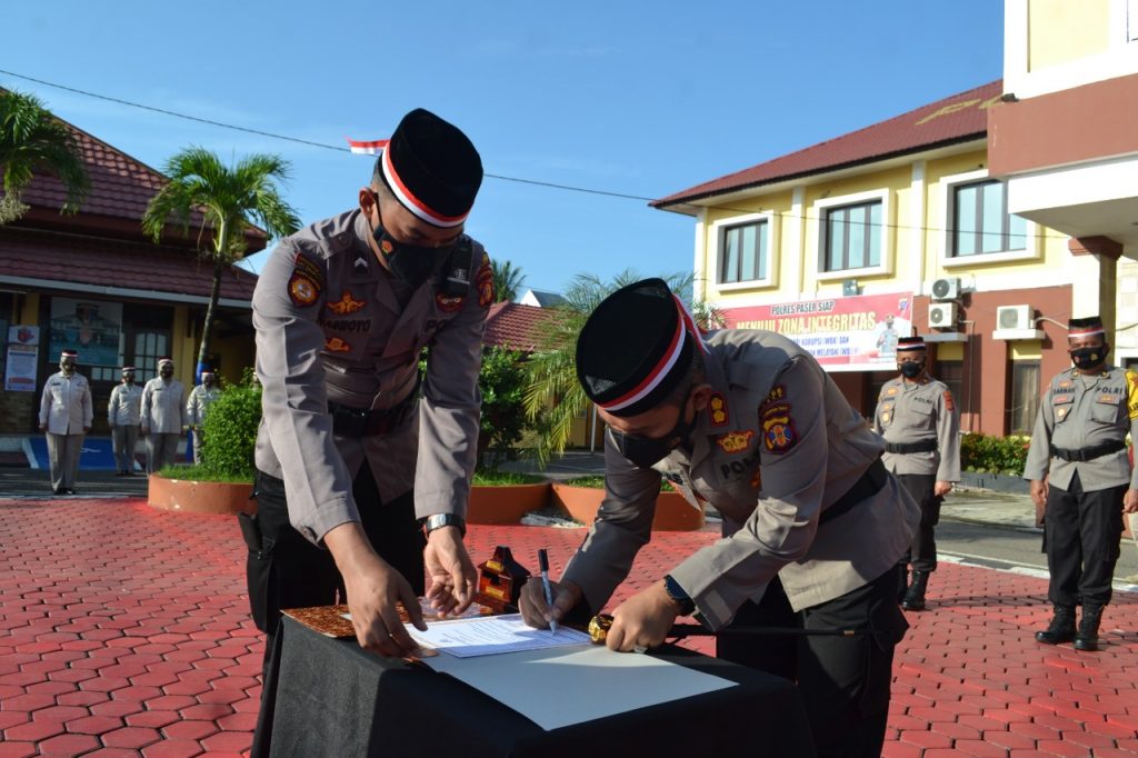 Komitmen Tidak Menyalahgunakan Narkoba, Personel Polres Paser Tanda Tangani Pakta Integritas 3