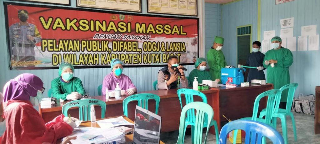 Tidak Ada Hentinya, Polres Kutai Barat Kembali Gelar Vaksinasi Massal Covid-19 5 7