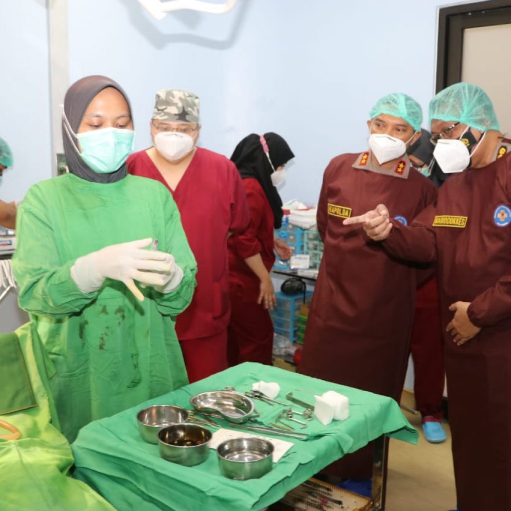 HUT Dokkes Polri dan Hari Bhayangkara Ke-75, Polda Kaltim Laksanakan Operasi Bibir Sumbing Gratis 2 8 5