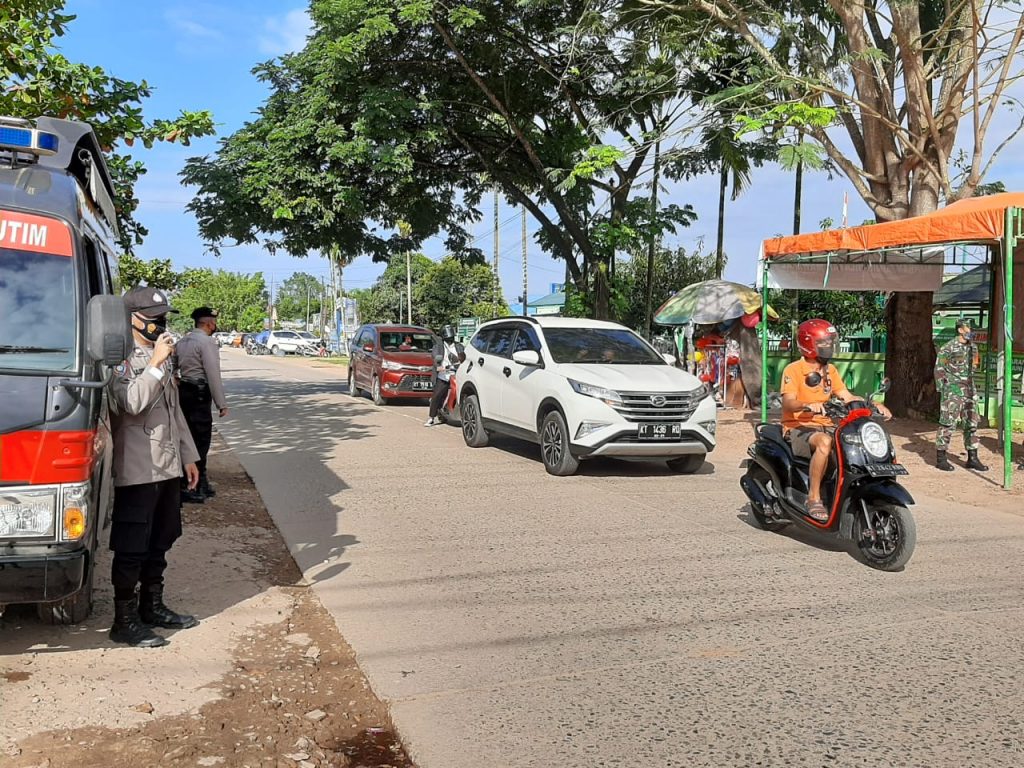 Tekan Angka Covid-19, Polres Kutim Gencar Sampaikan Himbauan Protokol Kesehatan WhatsApp Image 2021 06 02 at 10.13.31