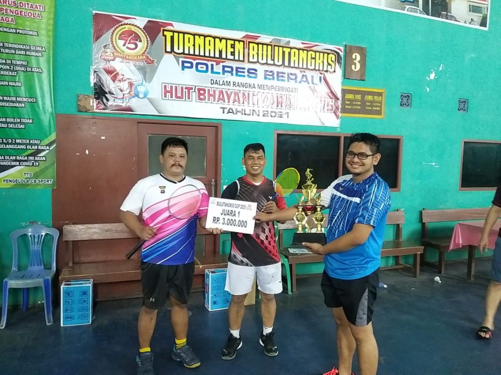 Meriahkan Hari Bhayangkara ke-75, Polres Berau Gelar Turnamen Futsal dan Bulutangkis WhatsApp Image 2021 06 26 at 13.53.23
