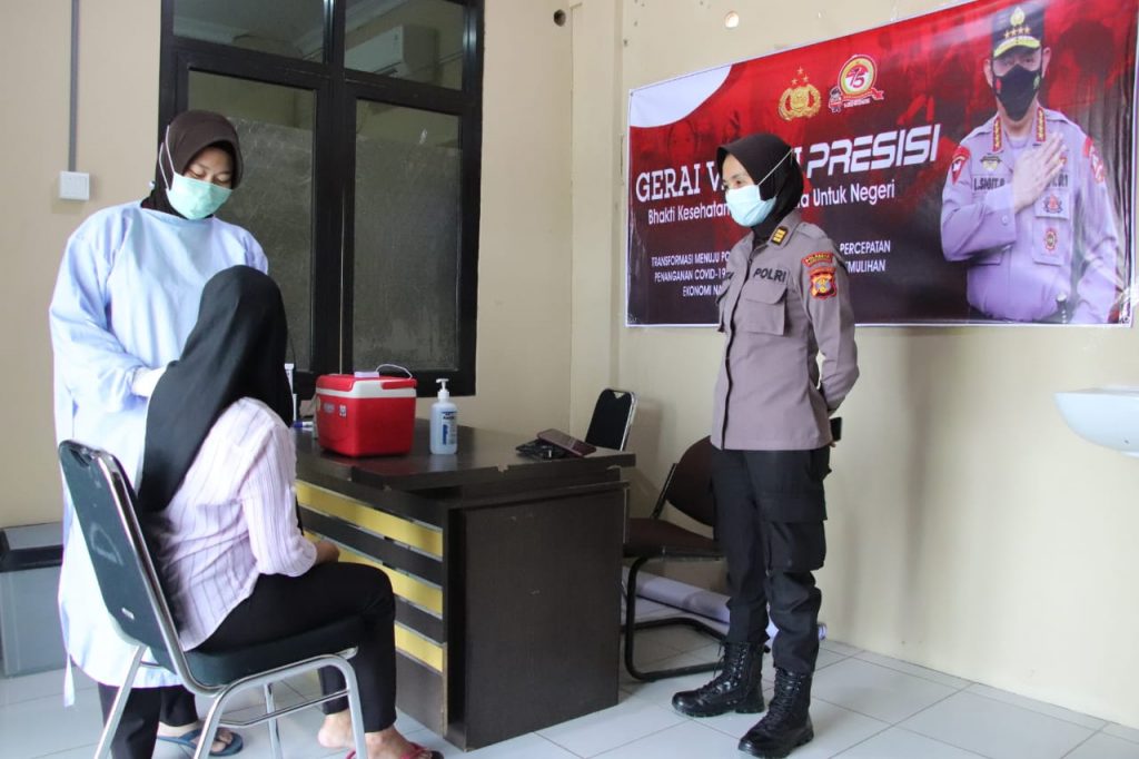 Dukung Percepatan Penanganan Covid-19, Polresta Samarinda Gelar Gerai Vaksin Presisi WhatsApp Image 2021 06 30 at 15.50.58 1