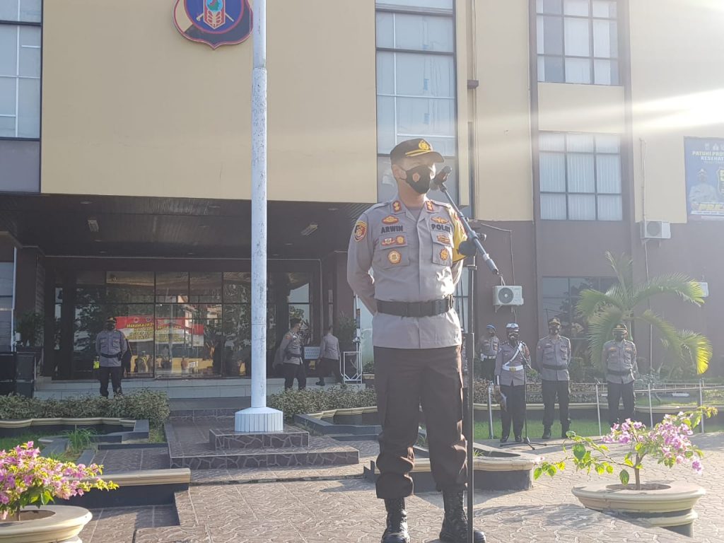 Pimpin Apel Kesiapan Pengamanan Idul Adha 2021, Kapolres Kukar : Laksanakan Tugas Dengan Humanis 9 6