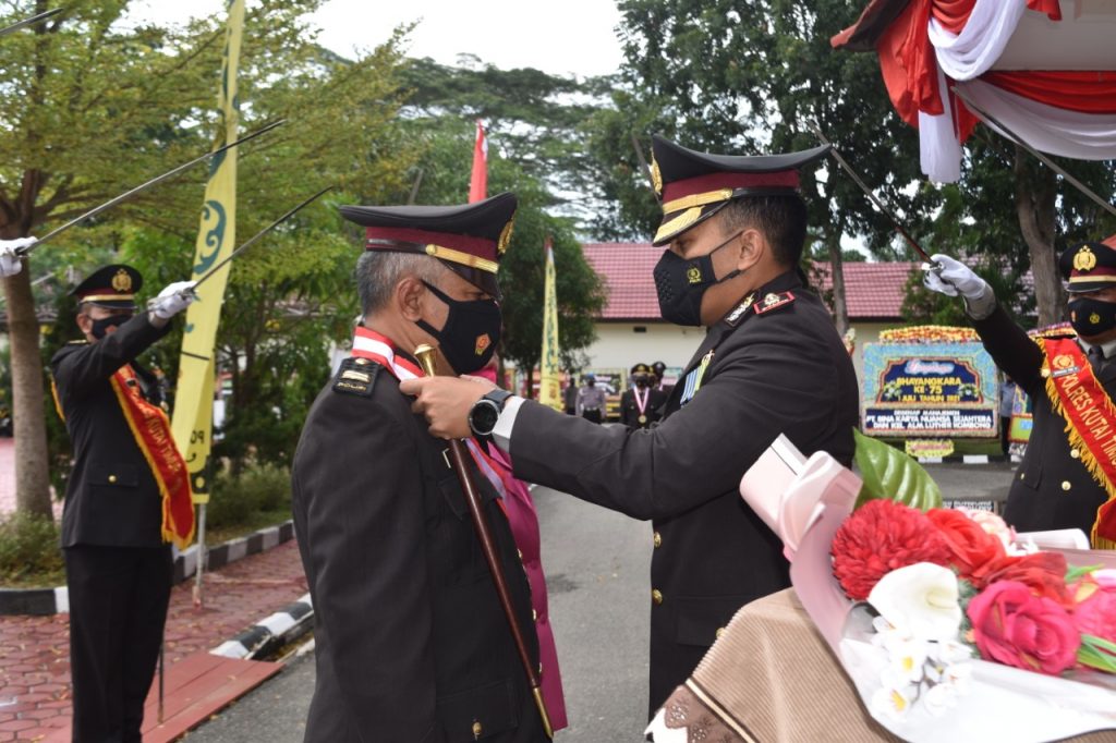 Polres Kutim Gelar Upacara Tradisi Lepas Anggota Purna Bakti WhatsApp Image 2021 07 01 at 15.29.20