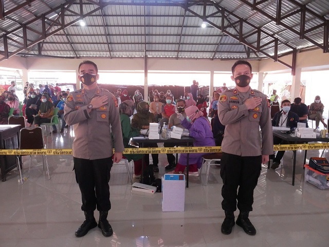 Polres Bontang Dirikan Gerai Vaksin Presisi, Kapolres : Antusias Warga Sangat Tinggi WhatsApp Image 2021 07 01 at 20.04.47