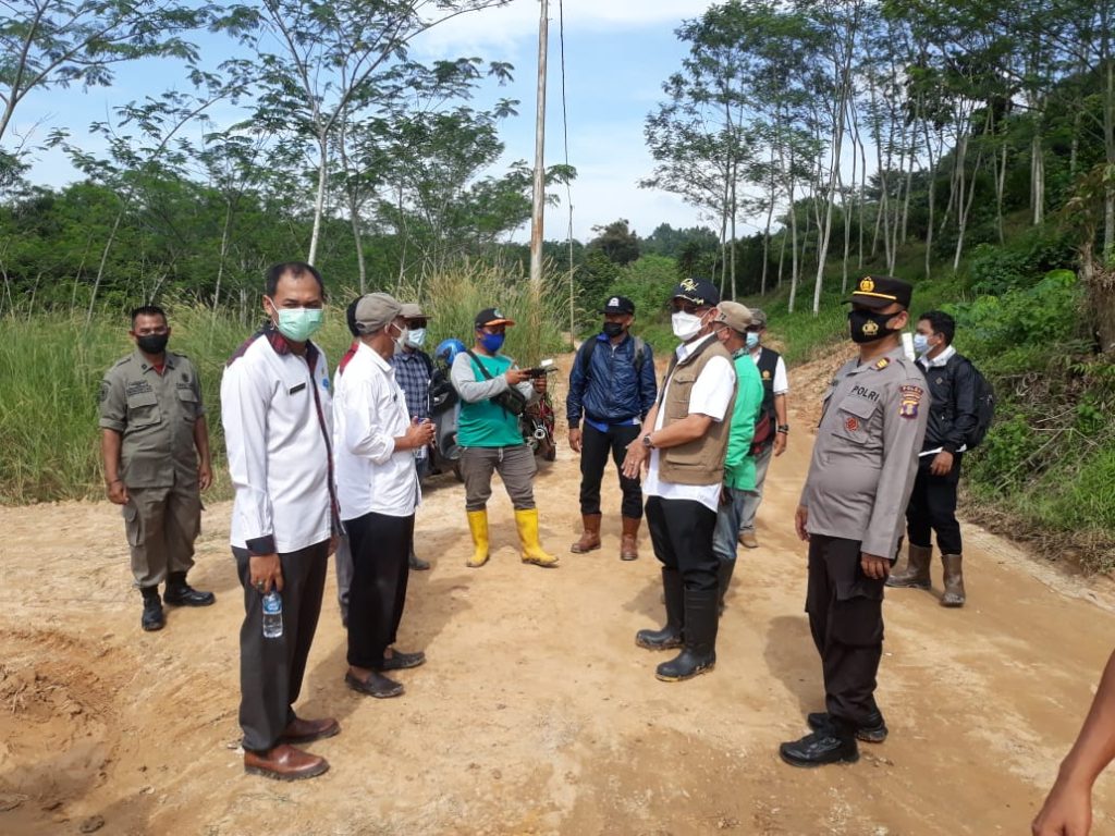 Kapolsek Palaran Dampingi Wakil Walikota Samarinda Tinjau Kegiatan Padat Karya WhatsApp Image 2021 07 08 at 10.12.16