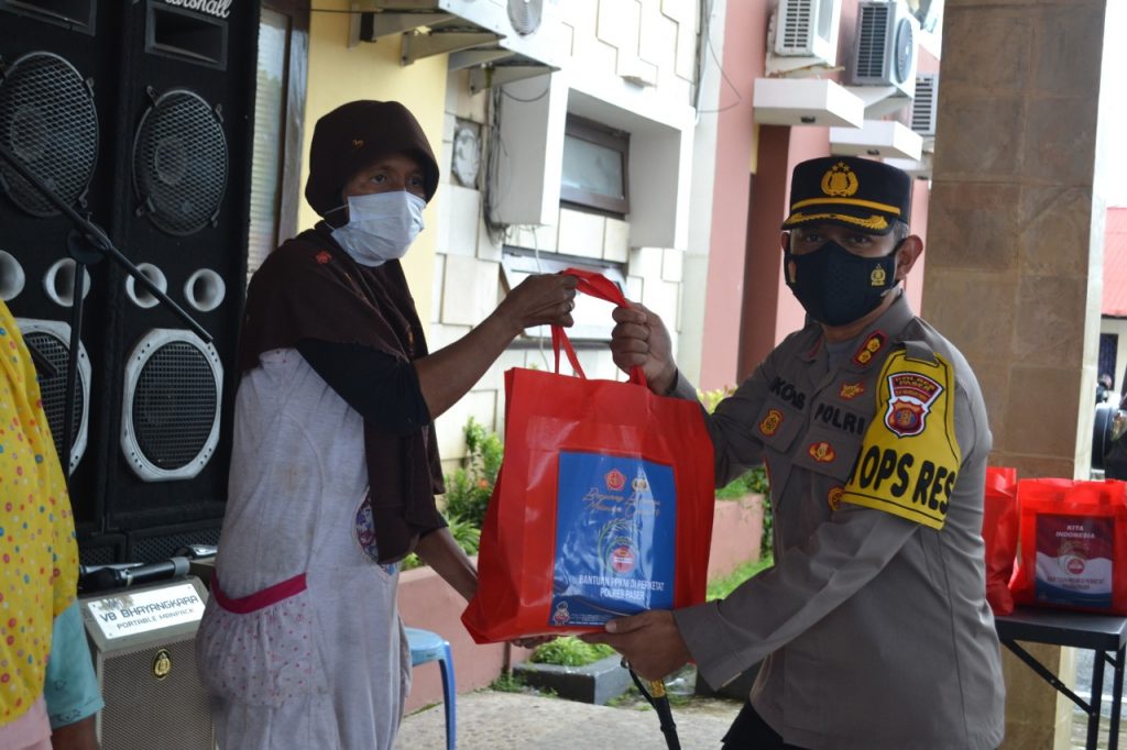 Bentuk Kepedulian Polri, Polres Paser Salurkan Bantuan Paket Sembako Secara Serentak WhatsApp Image 2021 07 17 at 07.39.52