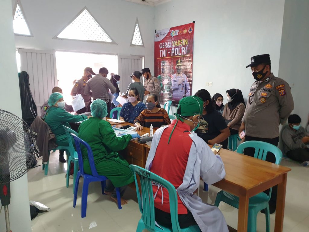 Gerai Vaksin Presisi Polres Kubar Gelar Vaksinasi Covid-19 Dosis Tahap Kedua WhatsApp Image 2021 07 21 at 13.15.36