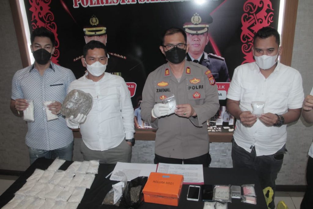 Ungkap Kasus Narkoba, Polresta Samarinda Amankan 1 Kg Ganja dan 850 Gram Sabu WhatsApp Image 2021 07 22 at 09.03.42