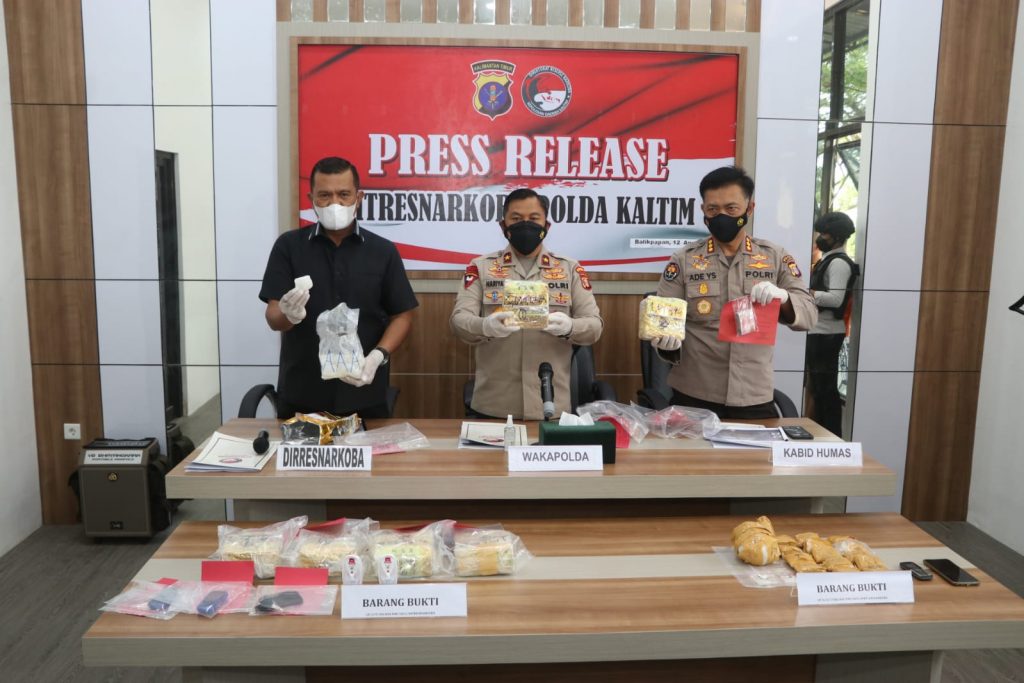 8,6 Kg Sabu Digagalkan, 43 Ribu Jiwa Warga Kaltim Selamat dari Bahaya Narkoba 12 3