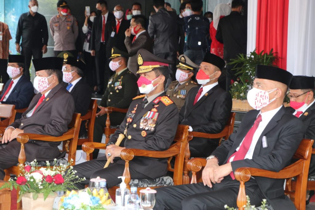 Kapolda Kaltim Hadiri Upacara Detik-detik Proklamasi Kemerdekaan RI Ke–76 18 1