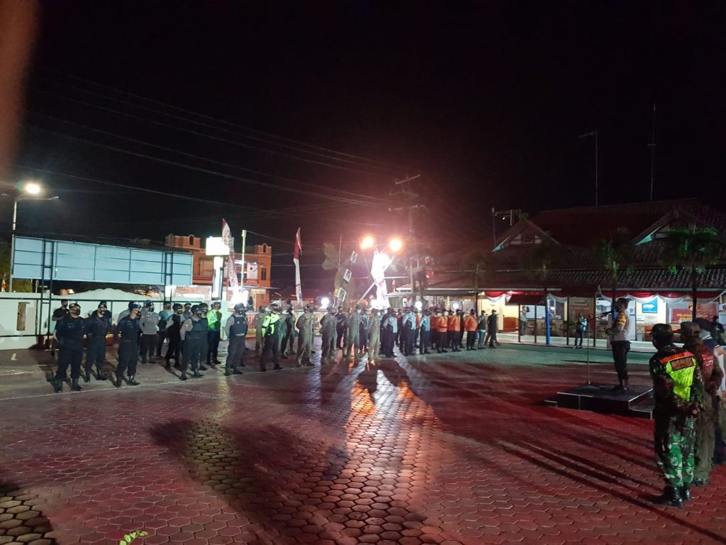 Antisipasi Penyebaran Covid-19, Polres Paser Bersama Personel Gabungan Laksanakan Ops Yustisi Protokol Kesehatan 2 8