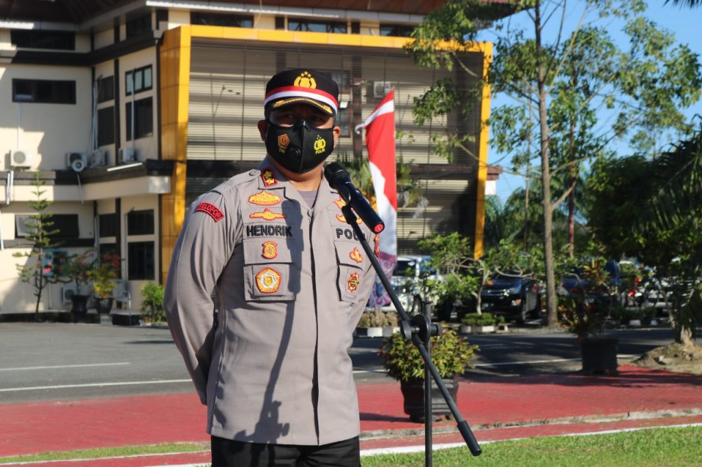 Gelorakan Kemerdekaan RI, Kapolres PPU Pimpin Apel Gabungan Kibarkan Bendera Merah Putih Serentak 4 2