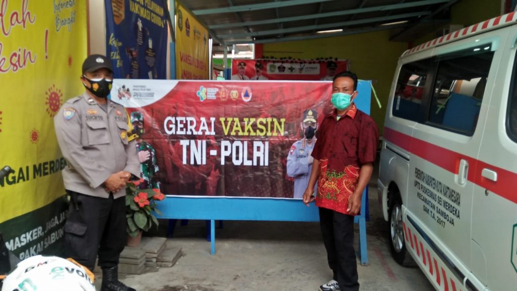 Jaga Kondusifitas Kamtibmas, Polsek Jajaran Polres Kukar Laksanakan Pengamanan Gerai Vaksin TNI-Polri 7 6