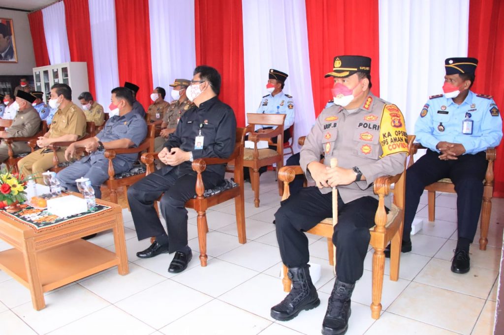 Kapolresta Samarinda Hadiri Kegiatan Penyerahan Remisi Umum Bagi Narapidana dan Anak di Lapas Kelas II A Samarinda 7 7