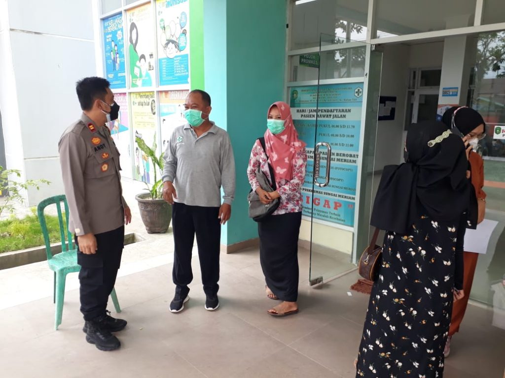 Pastikan Berjalan Lancar, Polsek Anggana Pantau Pelaksanaan Vaksinasi Tahap II Bagi Masyarakat WhatsApp Image 2021 08 02 at 09.41.58
