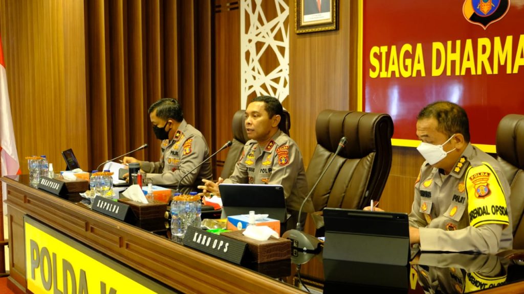 Kapolda Pimpin Anev Pelaksanaan PPKM Level 3 dan Level 4 di Wilayah Kaltim Secara Virtual WhatsApp Image 2021 08 10 at 11.07.15