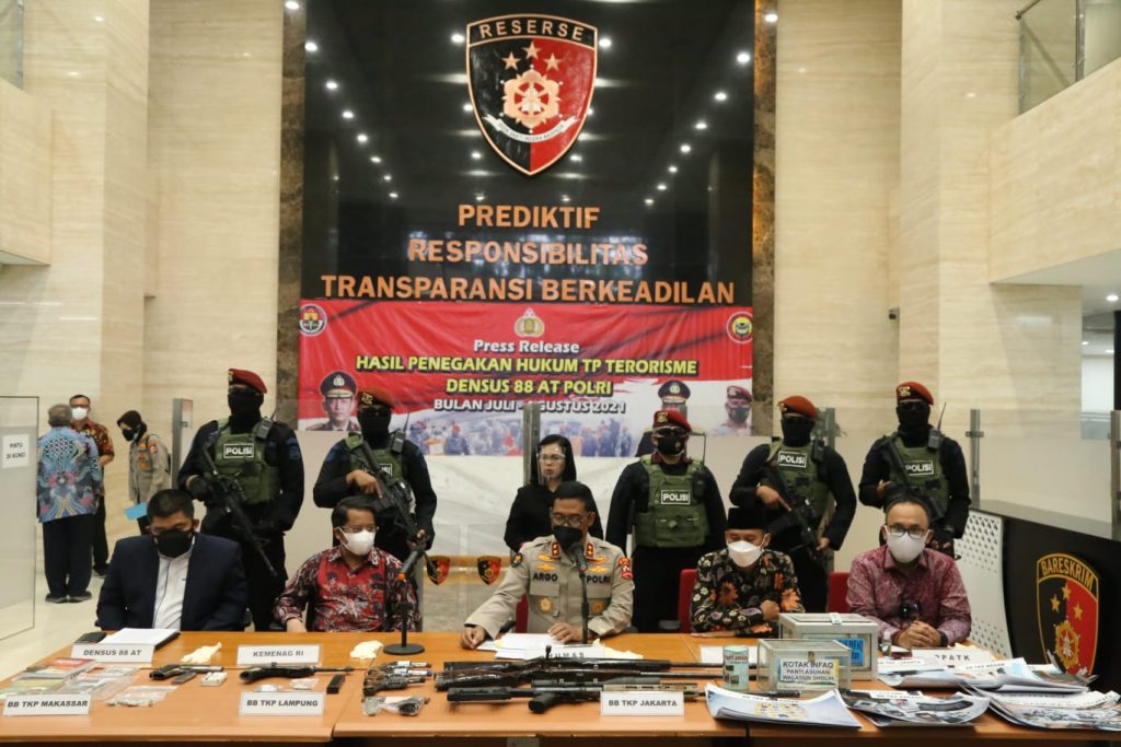 Tangkap 53 Terduga Teroris di 11 Provinsi, Polri Paparkan Sumber Pendanaan Kelompok JI WhatsApp Image 2021 08 20 at 19.14.11