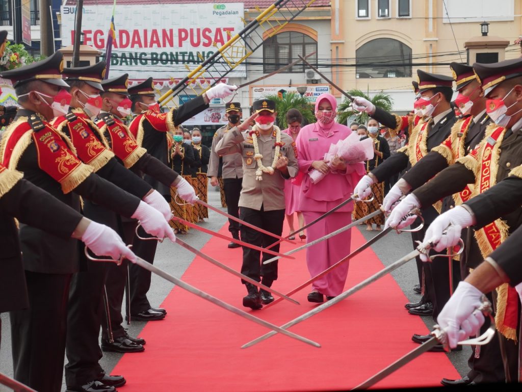 Diwarnai Rasa Haru, Pisah Sambut Kapolres Bontang Dilaksanakan Secara Sederhana dan Terapkan Prokes WhatsApp Image 2021 08 22 at 00.13.48