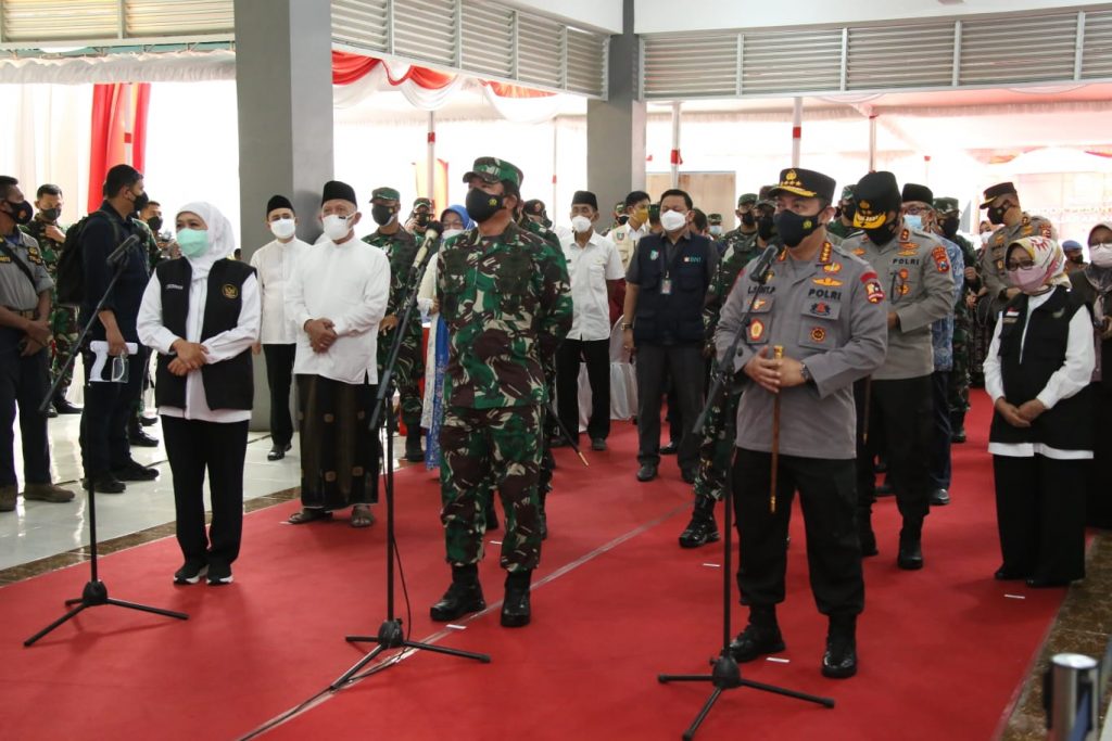 Tinjau Vaksinasi di 41 Ponpes se-Jawa Timur, Kapolri: Mari Kita Bahu-Membahu Lawan Covid-19 WhatsApp Image 2021 08 25 at 22.58.17