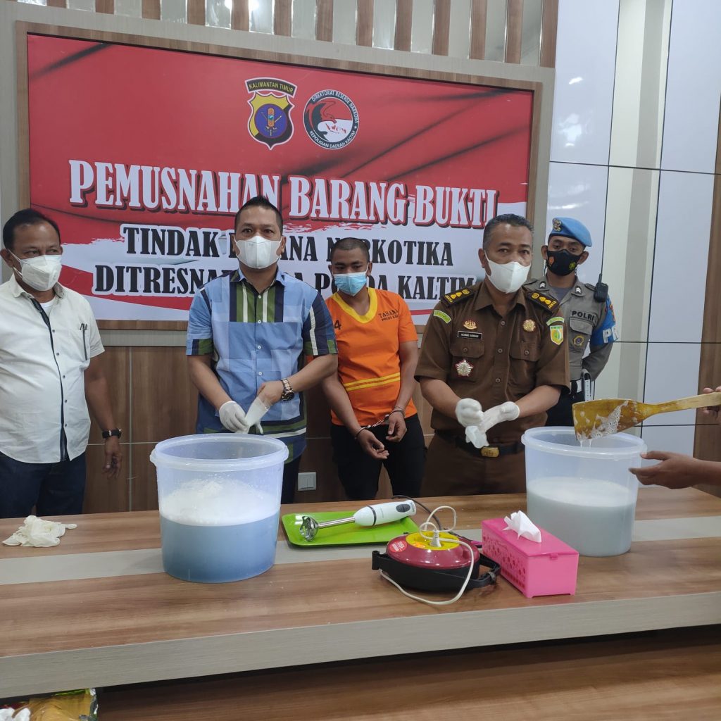 Polda Kaltim Musnahkan 1 Kg Narkotika Jenis Sabu 10 4