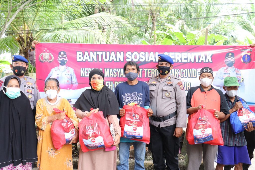 Wujud Kepedulian Polri, Ditpolairud Polda Kaltim Salurkan Ratusan Sembako kepada Warga 12 5