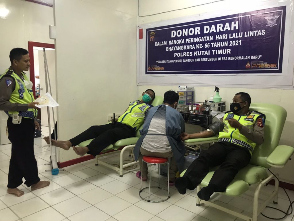 Semarak HUT Lalu Lintas Ke-66, Personil Sat Lantas Polres Kutim Berbondong-Bondong Donor Darah 14 9