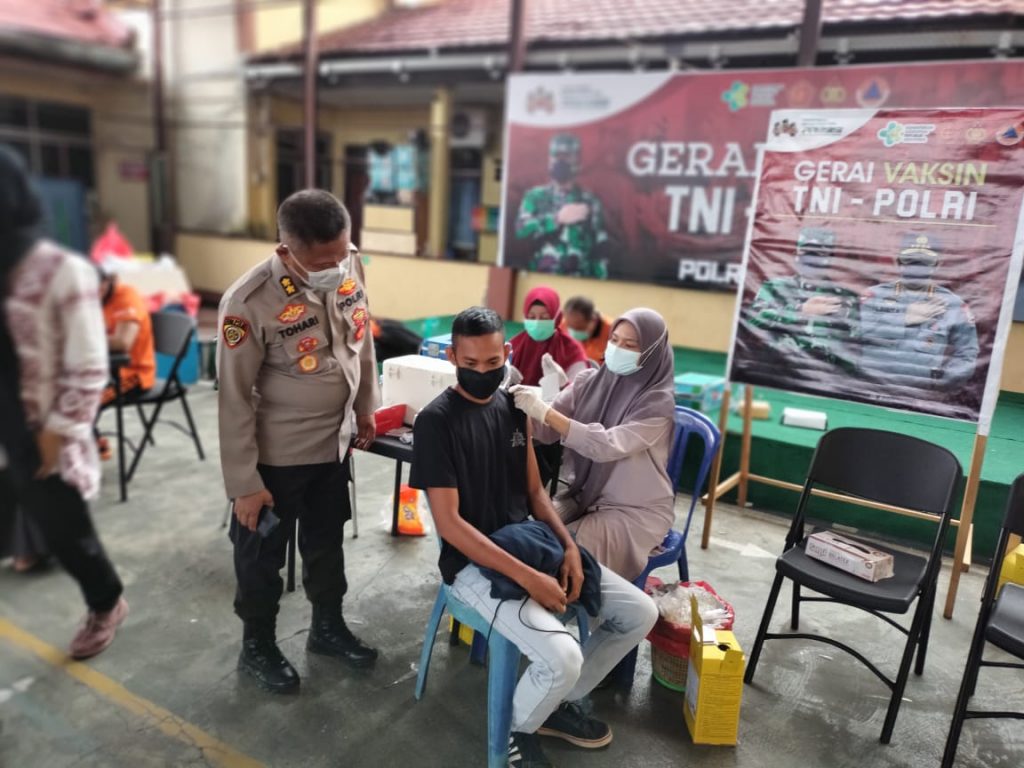 Wujudkan Percepatan Herd Immunity, Polres Paser Kembali Gelar Gerai Vaksinasi TNI-Polri 5 12