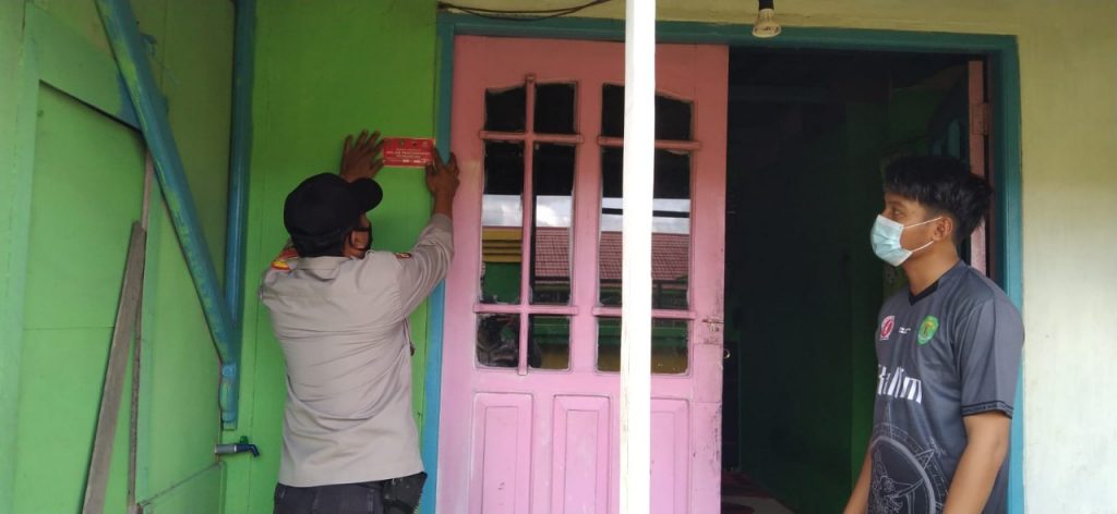 Bhabinkamtibmas Jajaran Polres Kukar Laksanakan Tracer dan Memberi Suplemen kepada Warga Isoman 6 14