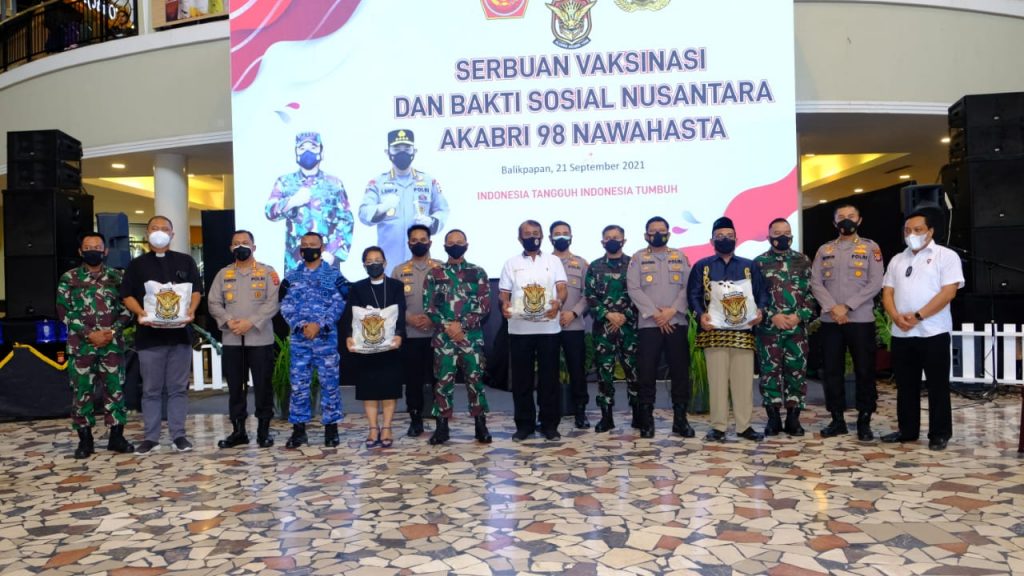 Alumni Akabri 98 di Kaltim Gelar Vaksinasi Massal dan Bagikan 1000 Paket Sembako 9 9
