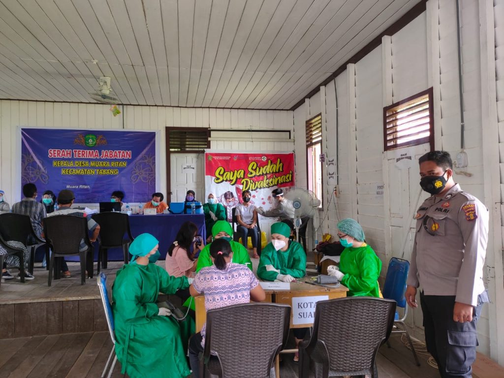 Wujudkan Herd Immunity, Polsek Tabang Gelar Vaksinasi Massal Untuk Masyarakat WhatsApp Image 2021 09 11 at 09.42.55