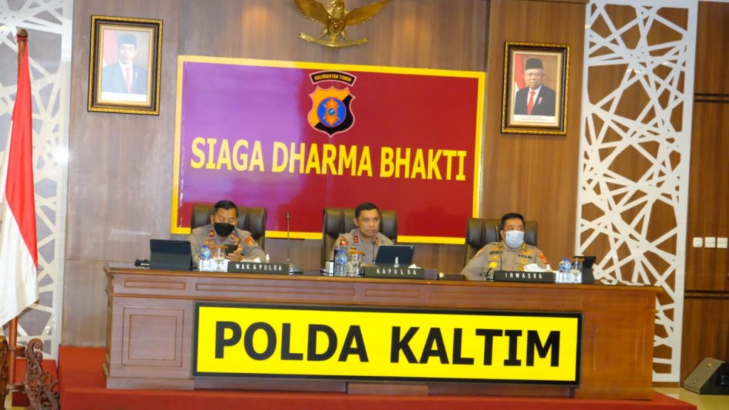 Bahas Pelaksanaan dan Target Vaksinasi, Kapolda Kaltim Pimpin Rapat Internal Dengan Satwil Jajaran WhatsApp Image 2021 09 16 at 12.57.47