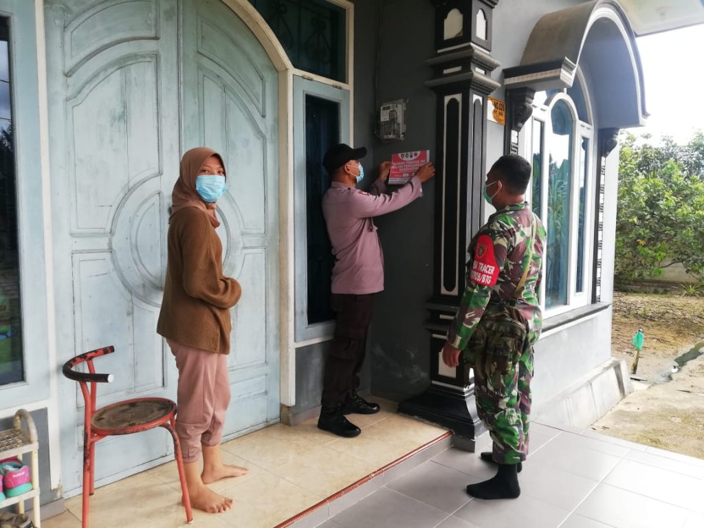 Tracking Covid-19 dan Berikan Suplemen Bagi Warga Yang Isoman Oleh Personel TNI-Polri di Kukar WhatsApp Image 2021 09 20 at 09.54.15 3