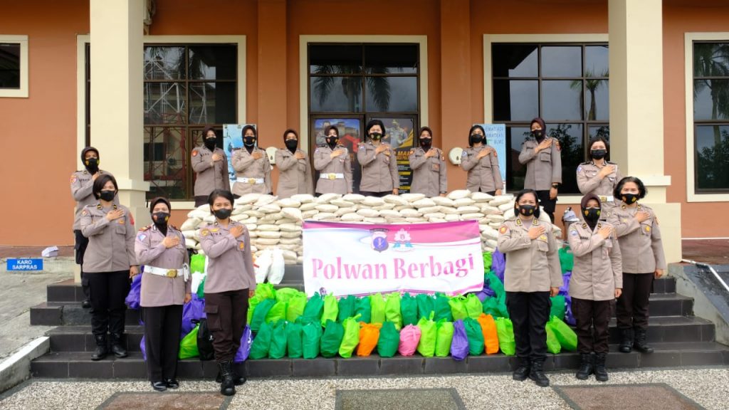Polwan Polda Kaltim Salurkan Bantuan Sembako Kepada Para Seniman dan Penyandang Disabilitas di Balikpapan WhatsApp Image 2021 09 24 at 10.33.08