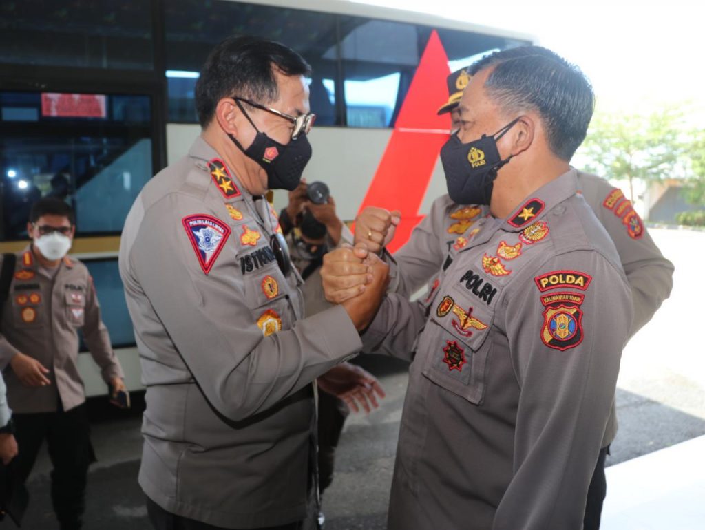 Kunjungi Kaltim, Kakorlantas Polri Cek Vaksinasi di Balikpapan dan Tinjau Command Center 12