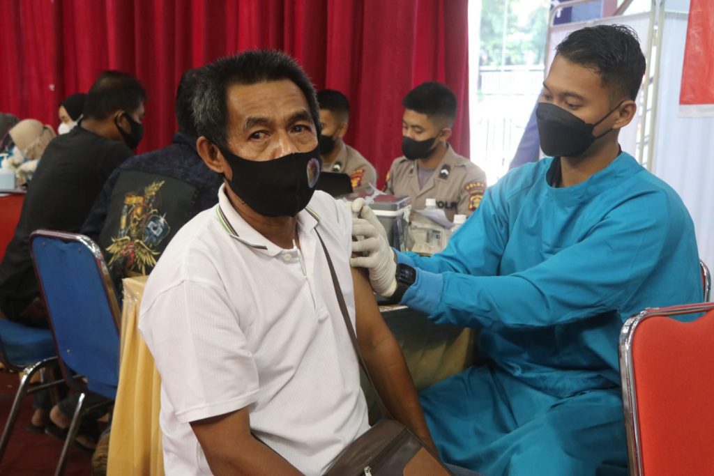 Optimalisasi Program Vaksinasi Nasional, Polda Kaltim Terus Gencarkan Vaksinasi Massal 12 6