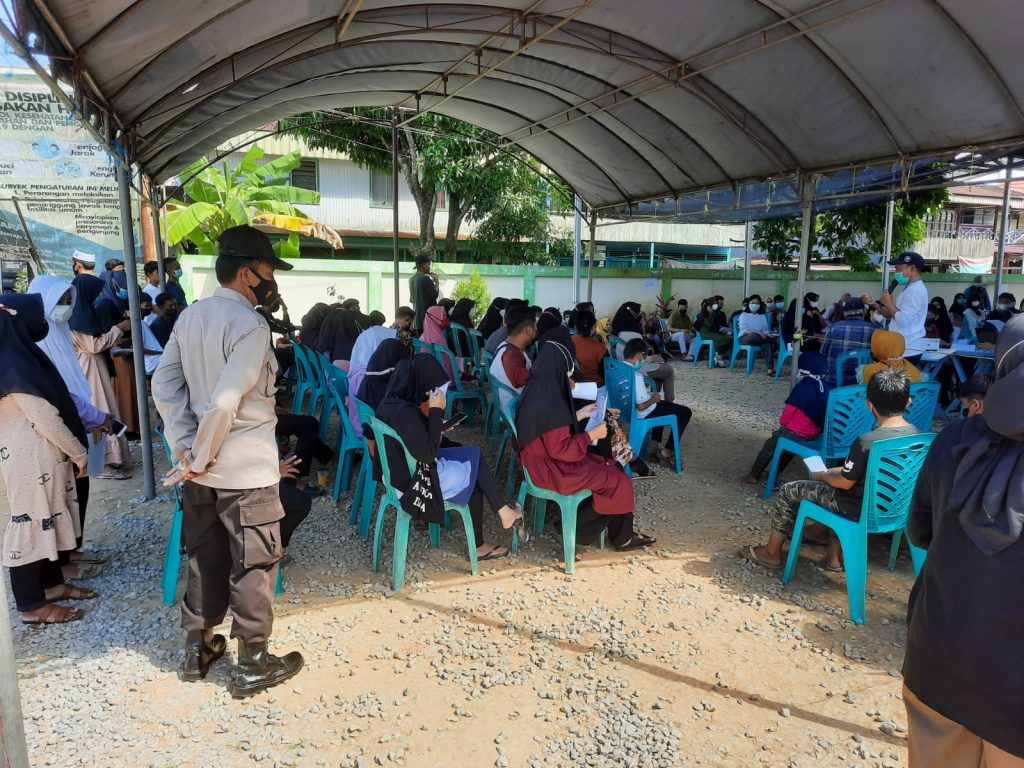 Dukung Percepatan Vaksinasi, Polres Kukar Gelar Gerai Vaksin Presisi di Puskesmas Kota Bangun 4 4