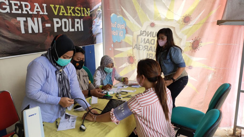 Jajaran Polres Kukar Kembali Gelar Gerai Vaksinasi Presisi Guna Percepat Wujudkan Kekebalan Komunal 5 14