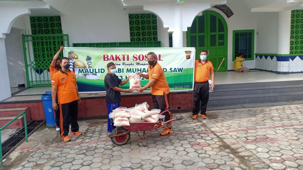 Peringati Maulid Nabi Muhammad SAW 1443 H/2021 M, Polresta Samarinda Laksanakan Bakti Sosial 5 6