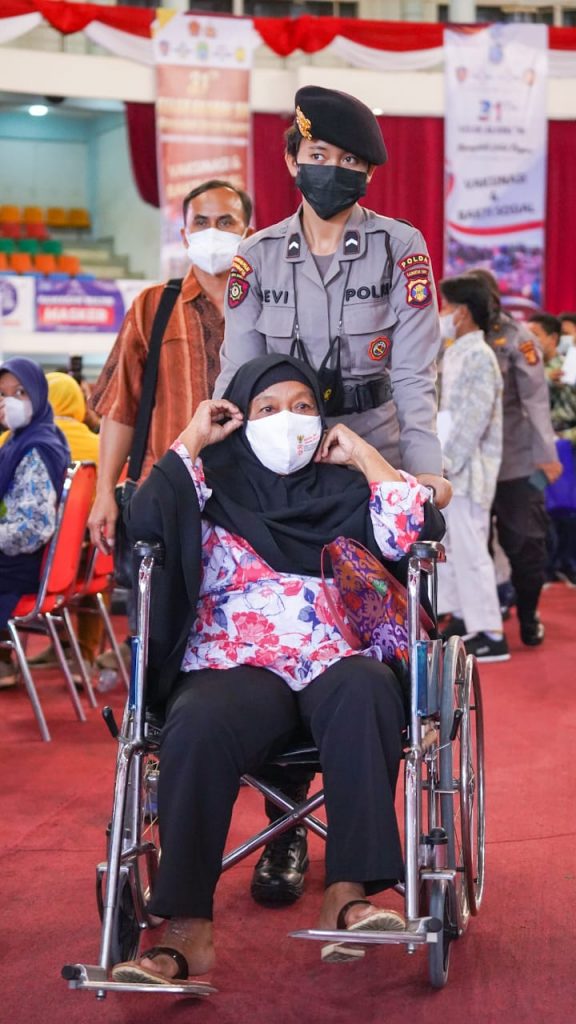 Akabri ’90 Mengabdi Untuk Negeri, Polisi Bantu Warga Penyandang Disabilitas 7 10