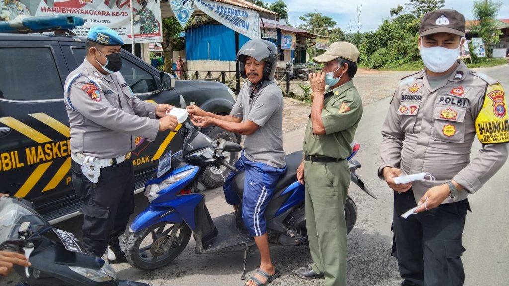 Operasi Yustisi, Upaya Polri Menekan Penyebaran Covid-19 di Muara Badak WhatsApp Image 2021 10 01 at 15.45.18