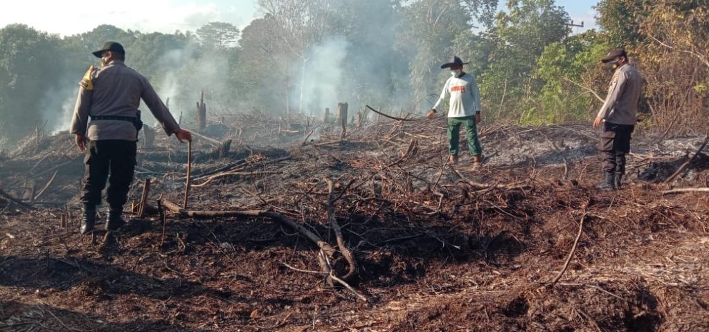 Tingkatkan Pengendalian Karhutla, Polsek Barong Tongkok Bersama Warga Cek Titik Hotspot WhatsApp Image 2021 10 08 at 08.58.30
