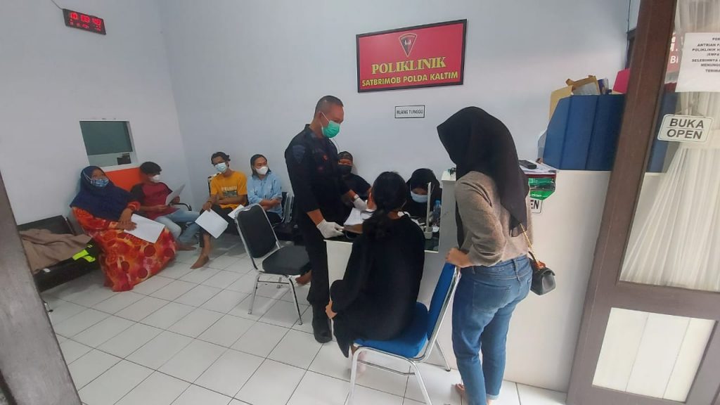 Upaya Percepatan Vaksinasi, Brimob Polda Kaltim Buka Gerai Vaksin Presisi Untuk Masyarakat WhatsApp Image 2021 10 16 at 19.53.40
