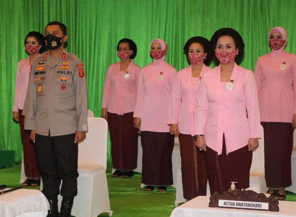 Kapolda dan Ketua Bhayangkari Daerah Kaltim Ikuti Peringatan HKGB Ke-69 Secara Virtual WhatsApp Image 2021 10 21 at 14.54.12